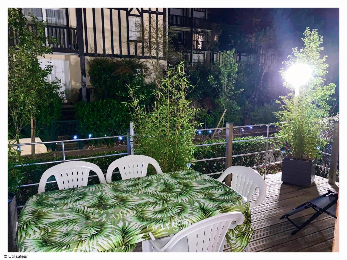 Cabourg, Appartement Plain Pied Avec Terrasse Acces Direct A La Plage Exterior photo